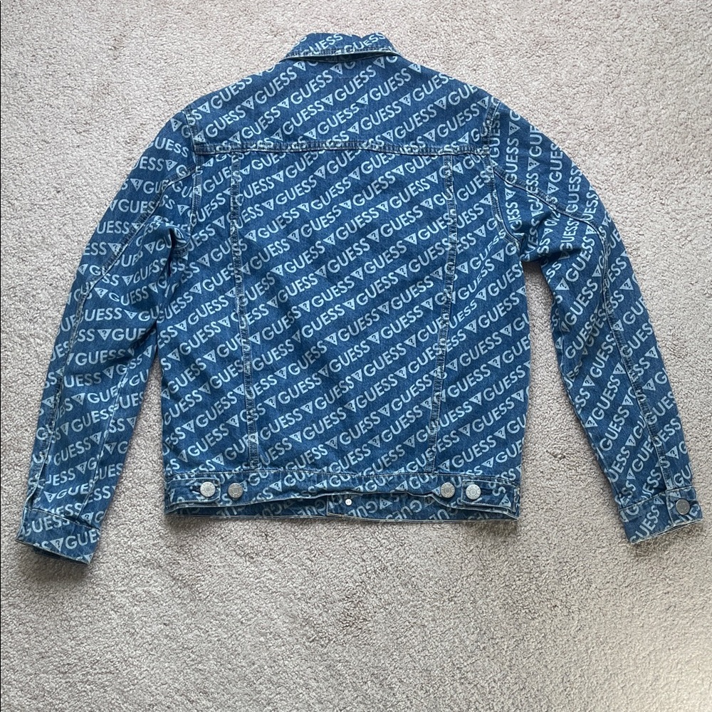 VINTAGE Guess Logo Patterned Blue Denim Jacket - Picture 10 of 10